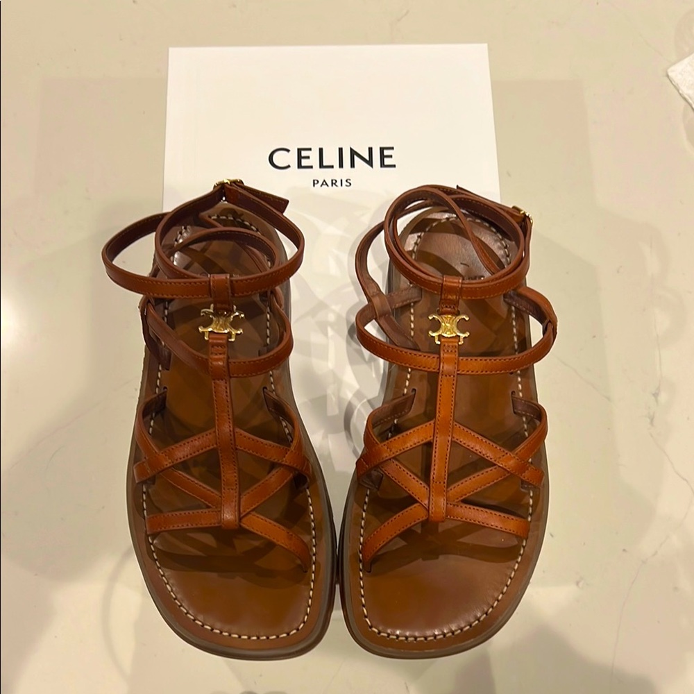 🌟 CELINE CLEA TRIOMPHE STRAPPY SANDAL CALFSKIN TAN 🌟 
WOMENS SIZE 7